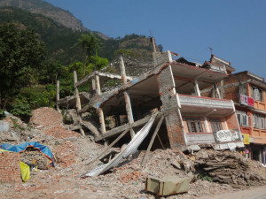 Ein vom Erdbeben zerstörtes Haus im Distrikt Sindhupalchowk.