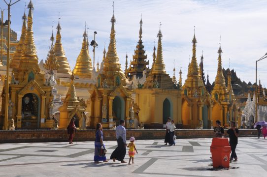 Shwedagon Pagoda in Yangon/Rangunv in Myanmar/Burma.