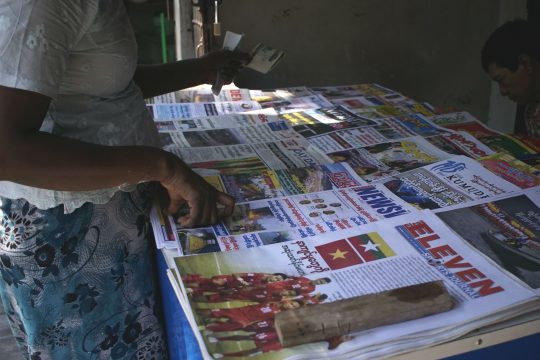 Zeitungsstand in Yangon