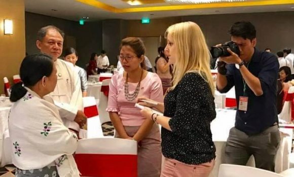 Interview von Eva Hirschi mit Parlamentariern in Yangon